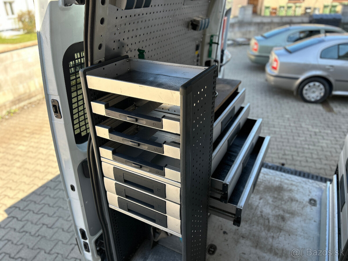 Renault Master L2H2 - exkluzívna pojazdná dielňa BOTT, DPH - 17