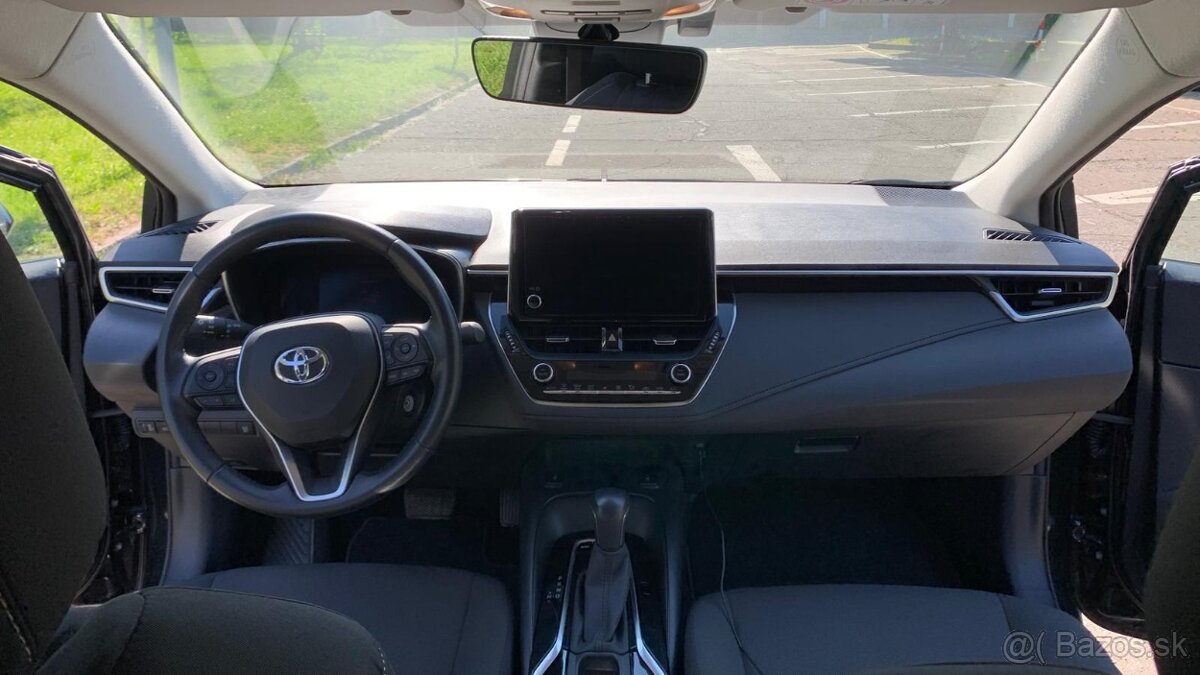 Toyota corolla sedan - 17