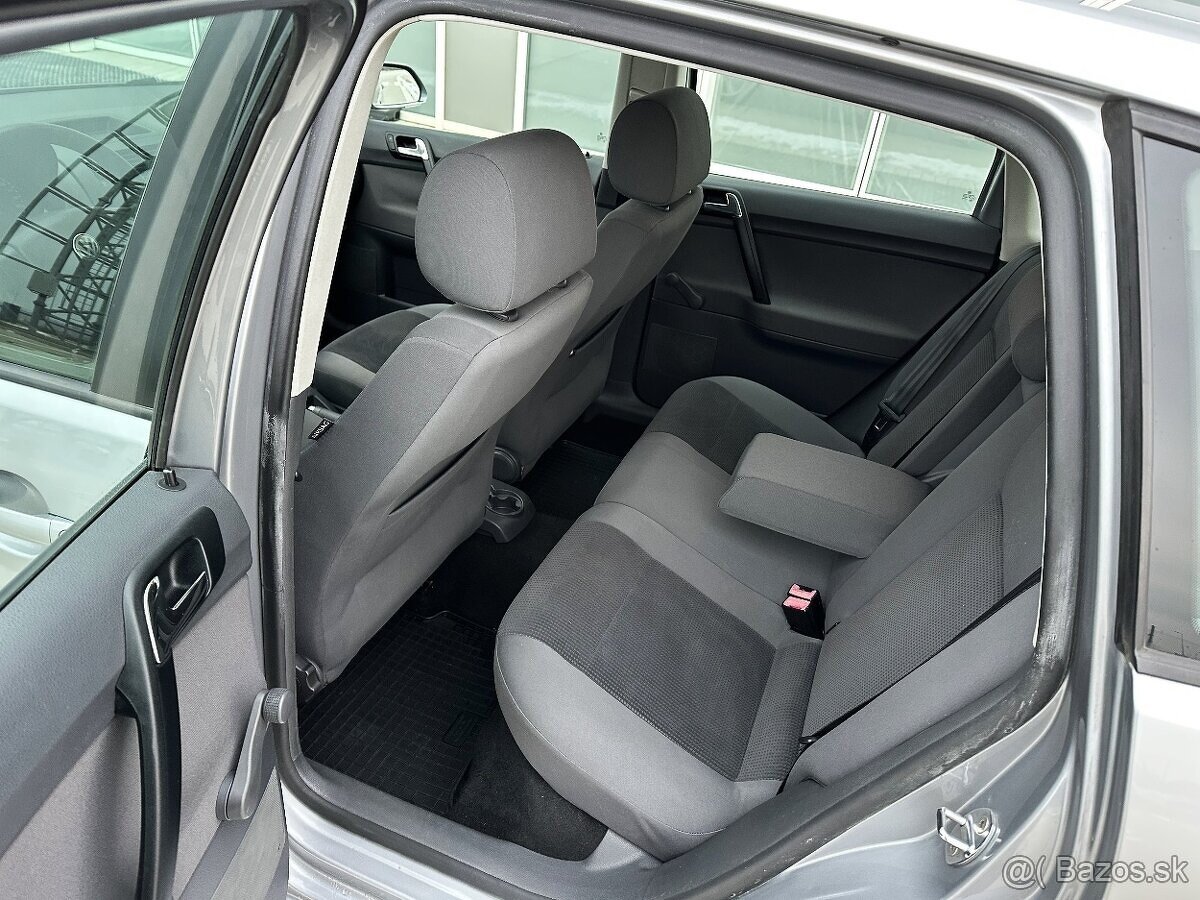 Volkswagen Polo 1.2 benzín 2009 - 17