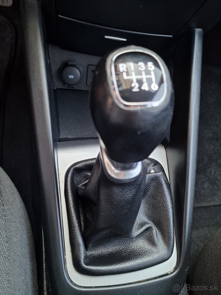 Kia Cee´d 1.6CRDi VGT 115K TX M6 SR 2 majiteľ - 17