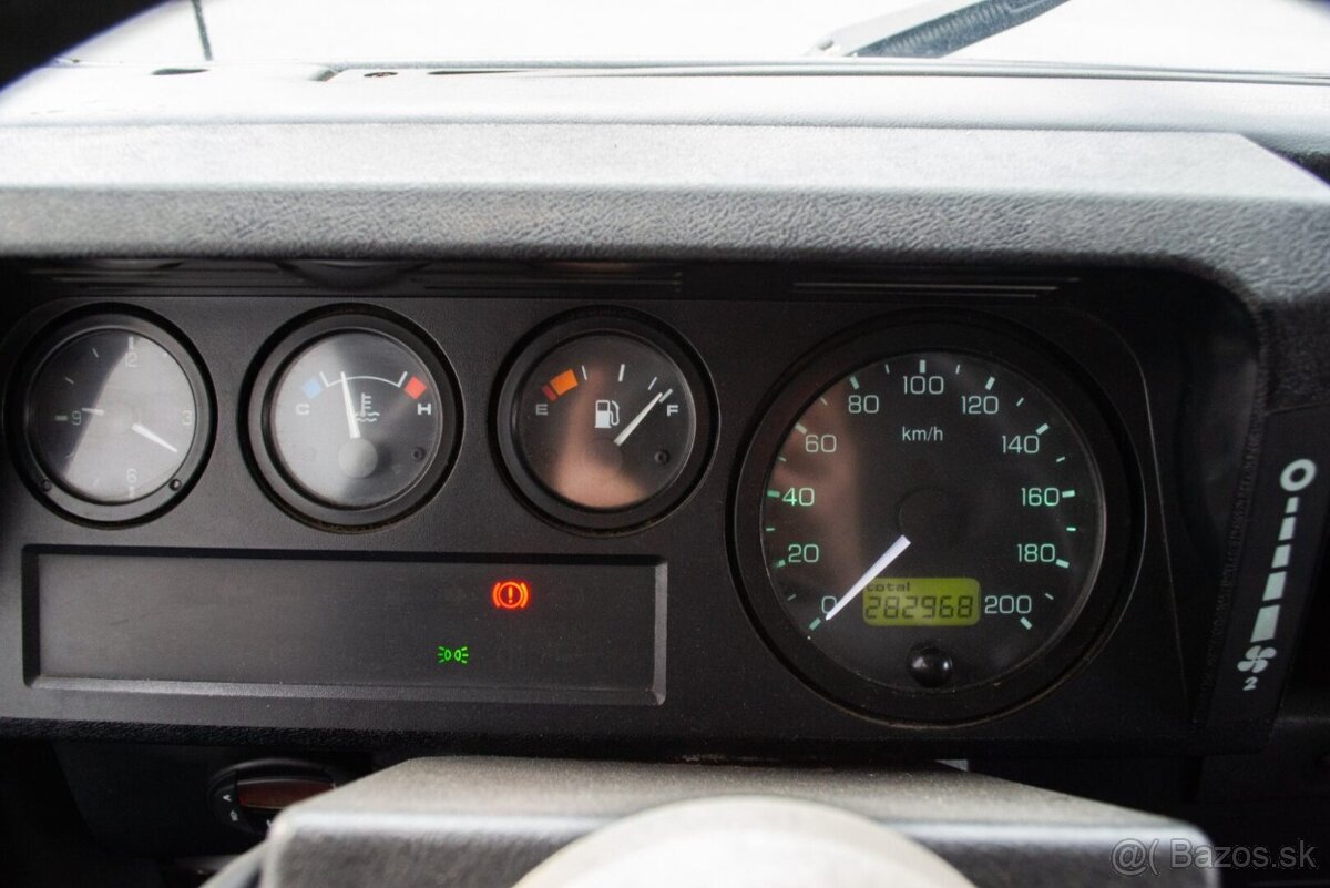 Land Rover Defender 110 2.5 Td5 HC PickUp - 17