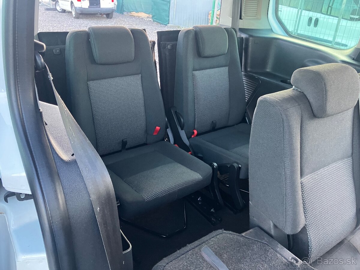 Ford Tourneo Connect 1,6 TDCI,7-miestne - 17