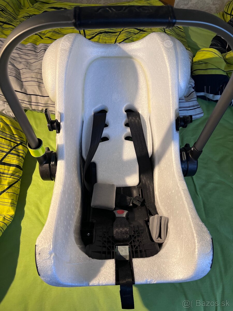 autosedačka Nuna PIPA Lite i-Size + Isofix základňa - 17