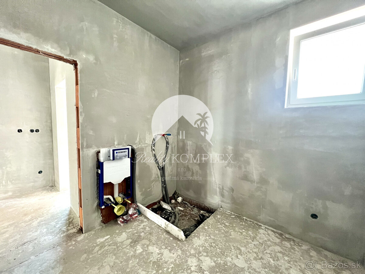 Reality KOMPLEX s.r.o. ponúka na PREDAJ 3 izbový dvojdom-NOV - 17