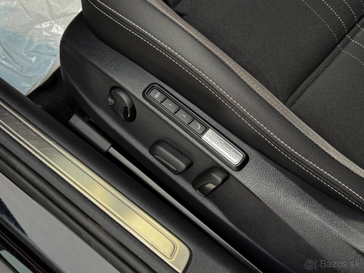 Volkswagen Passat Alltrack 2.0 TDI SCR 4Motion DSG - 17