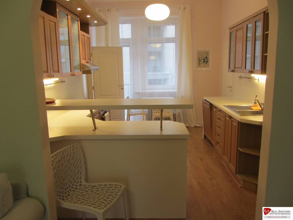 Predaj 4+1-izbový byt s 2 balkónmi v centre Bratislavy, 110m - 17