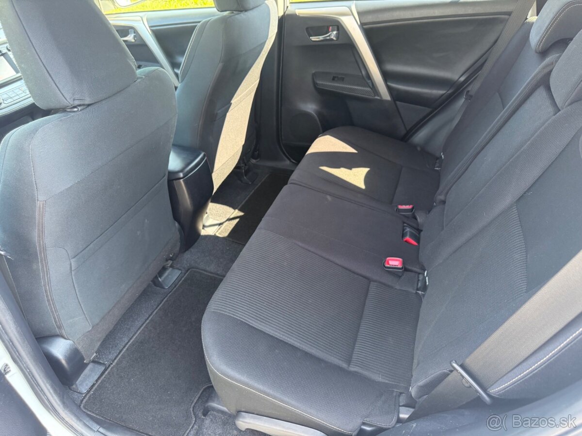 Toyota RAV4 2.2 l D-4D Premium - 17