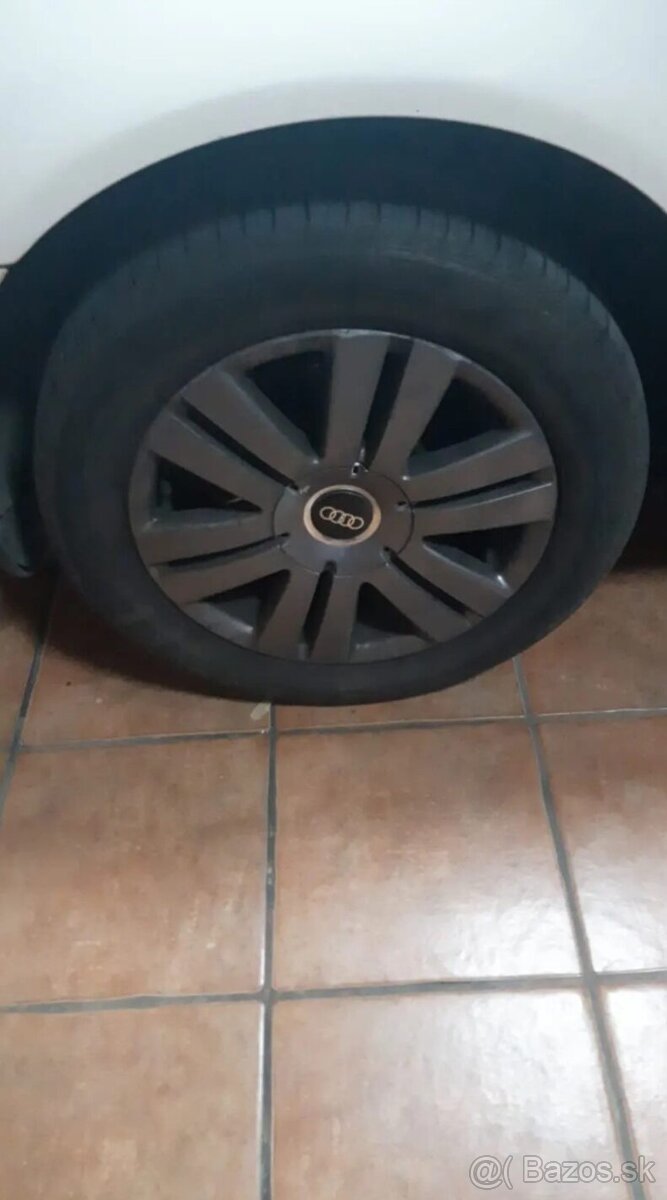 Stredové krytky - pukličky kolies AUDI - 17
