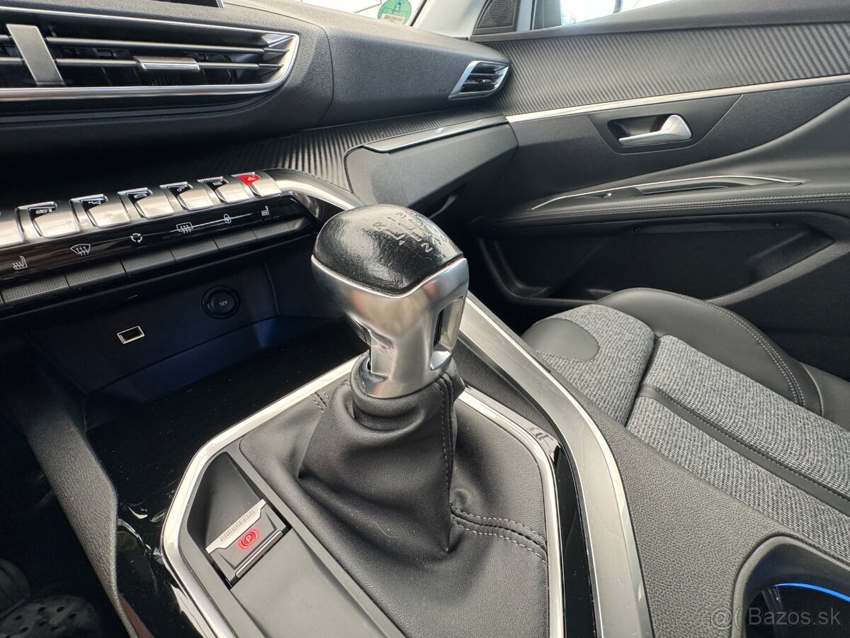 Peugeot 3008 1.2 PureTech Allure - 17