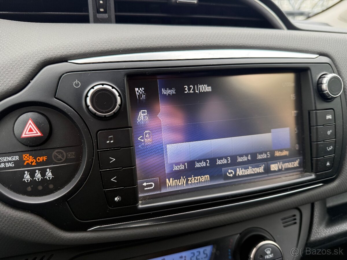 Toyota Yaris 1.5 Hybrid E-CVT - 17