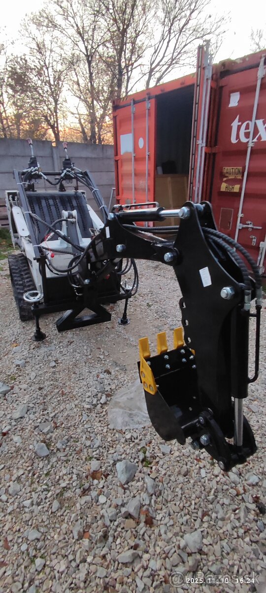 Univerzálni mini nakladač - 17