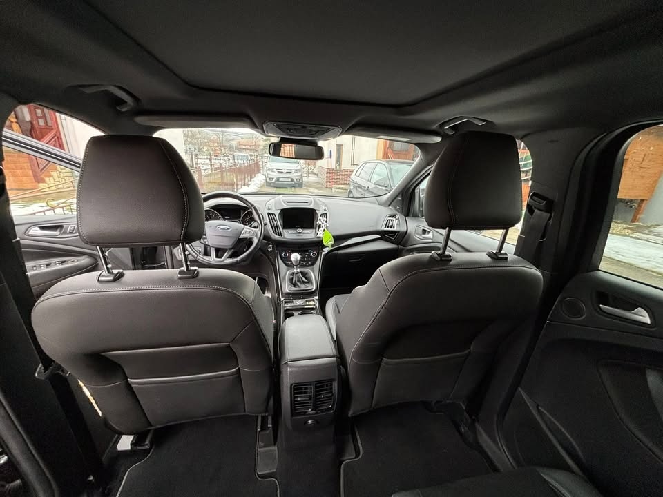 Ford Kuga ST Line - 17