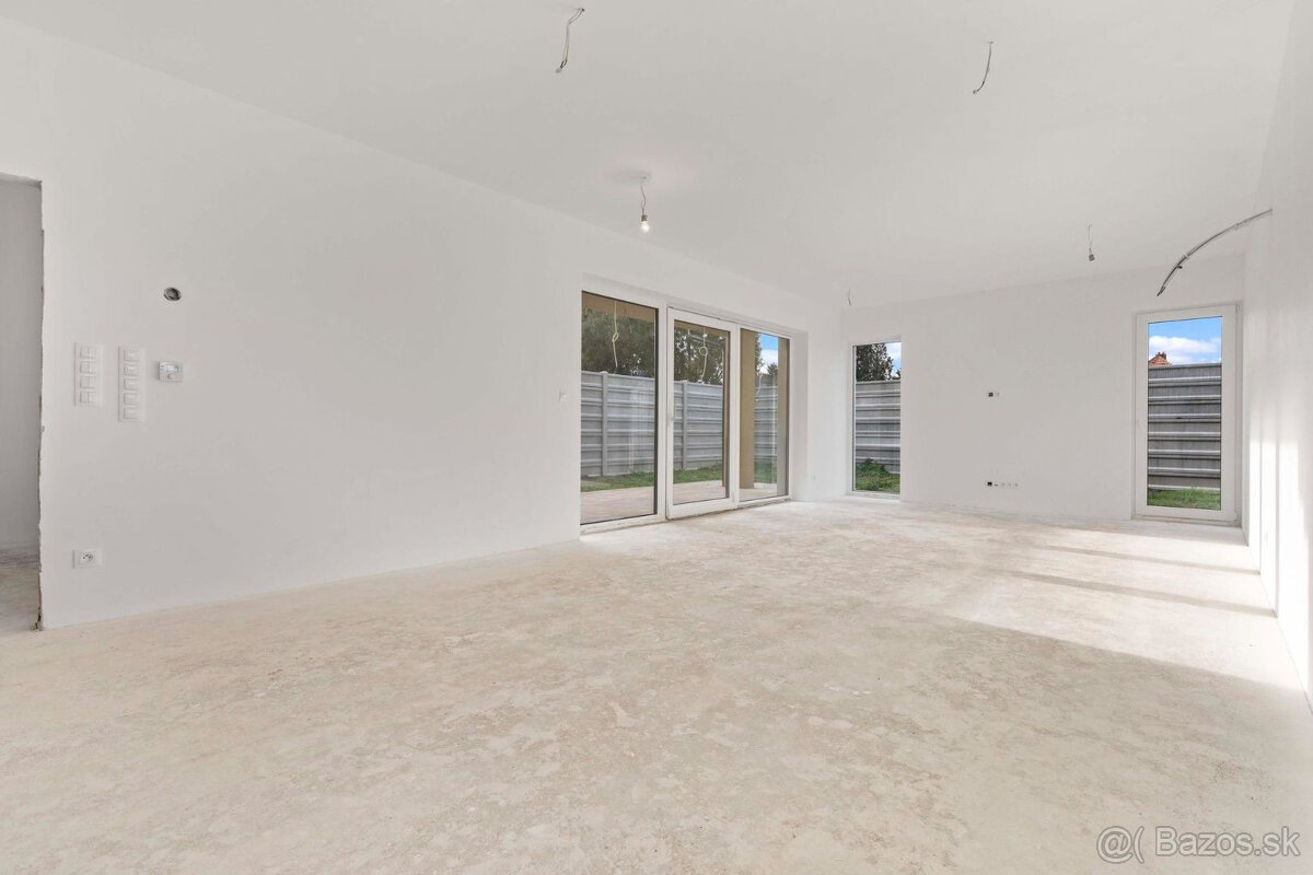 Rodinný dom s dvomi 3 izbovými bytovými jednotkami so záhrad - 17