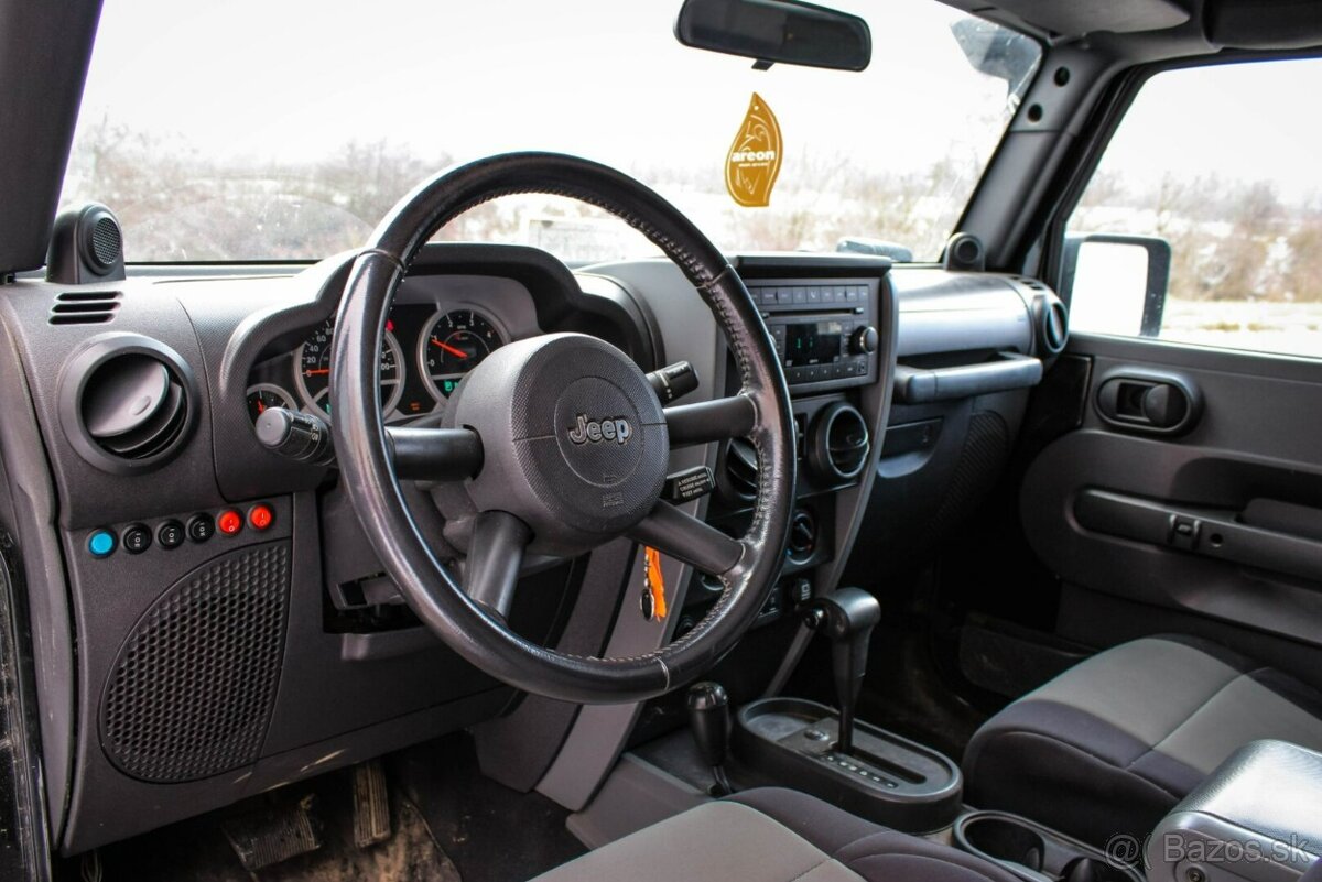 Jeep Wrangler 2.8 CRD Sport A/T - 17