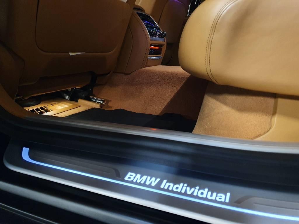 🔥 BMW 750Li xDrive INDIVIDUAL V8 MAX VÝBAVA 🔥 - 17