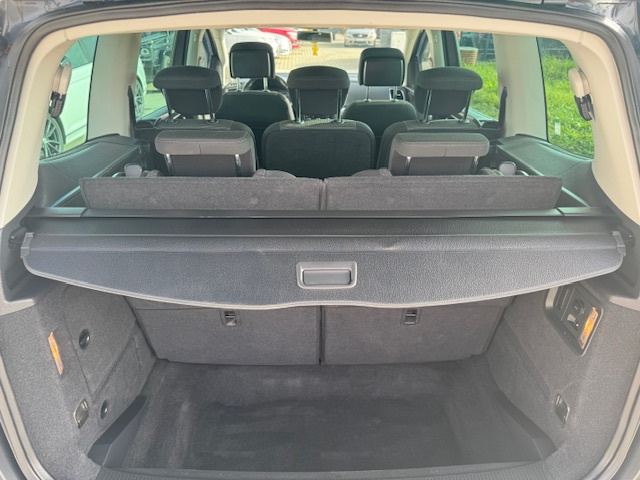 Volkswagen Sharan 2.0 TDI 4MOTION 7miest - 17