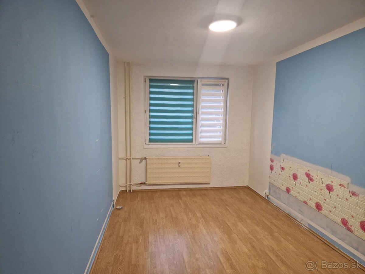 Na prenájom 4 izbový byt Handlová - 17