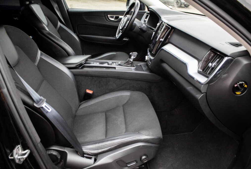 Volvo XC60 D4 Momentum, 140kW (2019) - 17