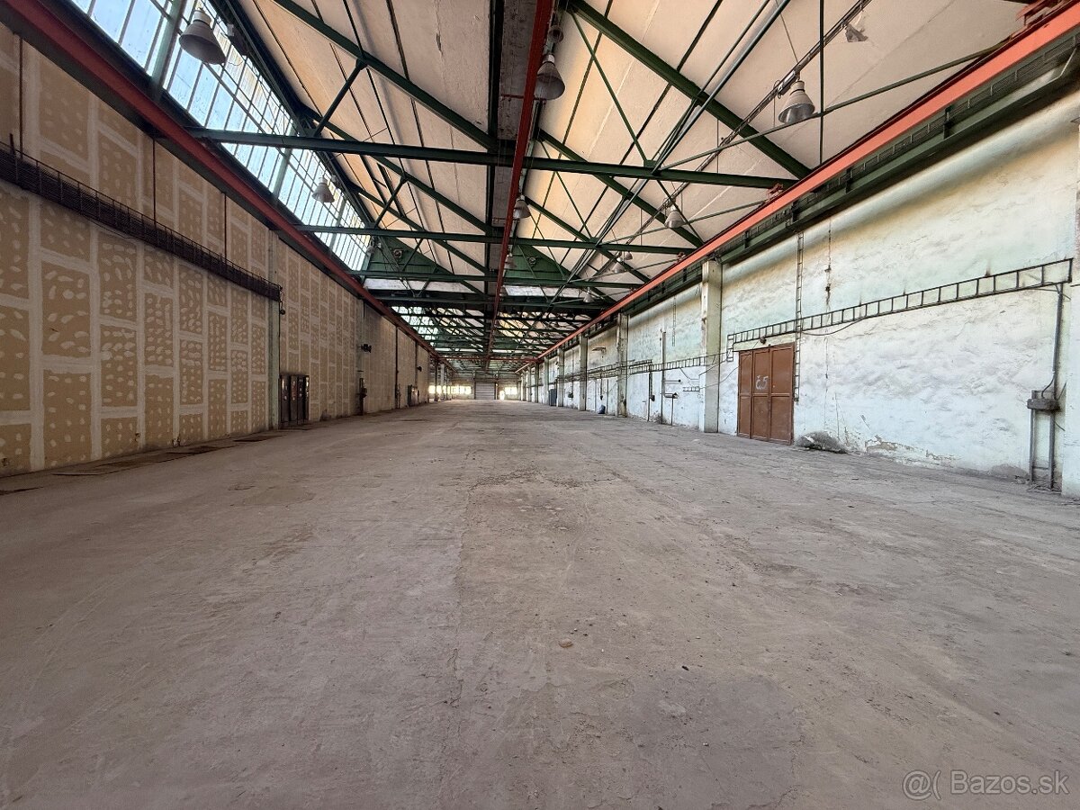 Na prenájom výrobné haly - 4320m2 / 3024m2 - Voľné ihned - 17