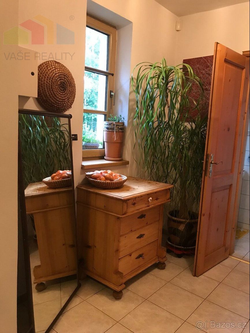 Rodinný dom 5+1 s dvojgarážou a pozemkom 2771 m², okres Doma - 17