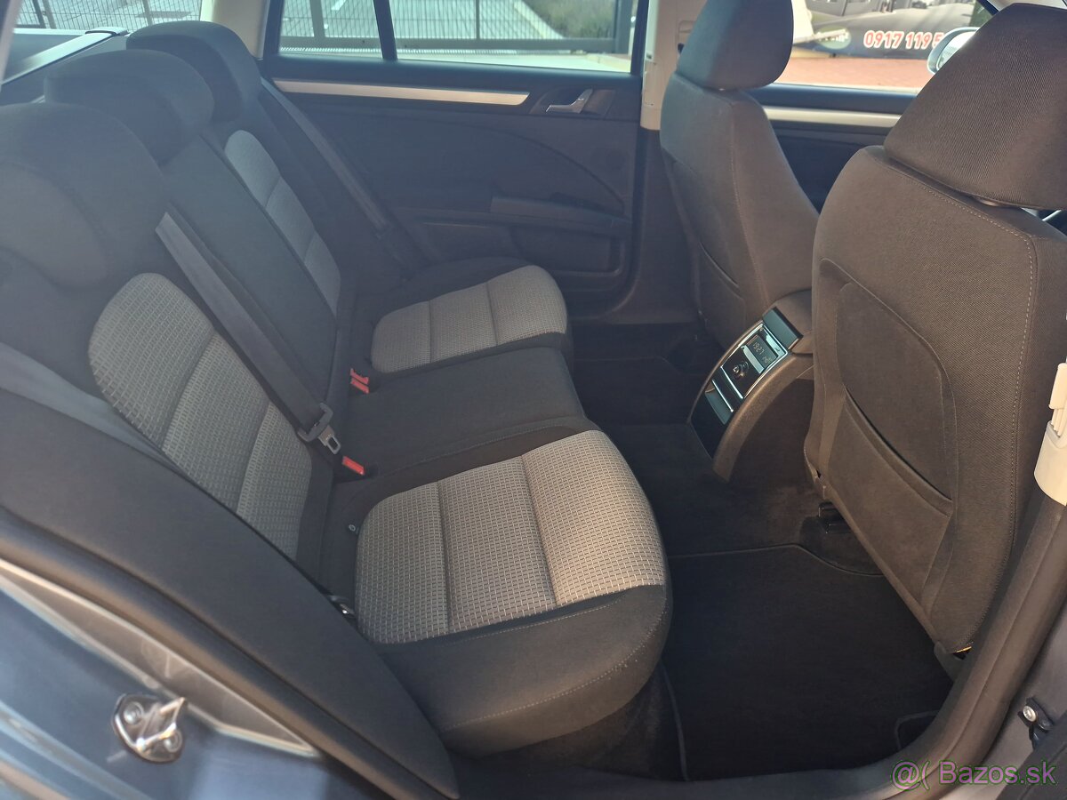 Skoda Superb 2.0 TDI combi - 17