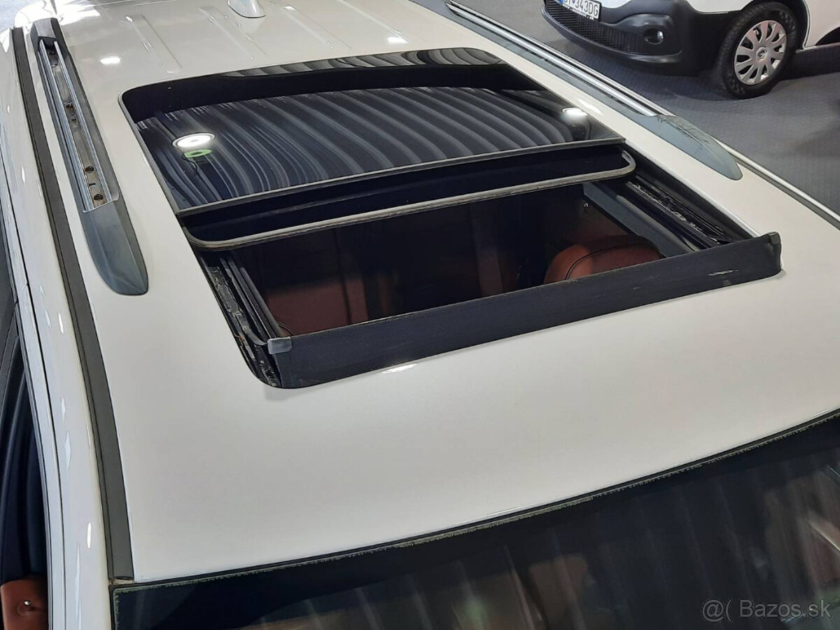 Jeep Grand Cherokee Summit 5.7L - V8 Hemi - 17