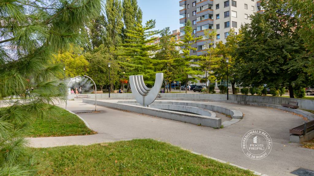 AXIS REAL | 2i byt - tehla, pivnica pri byte, parking, Sv. V - 17