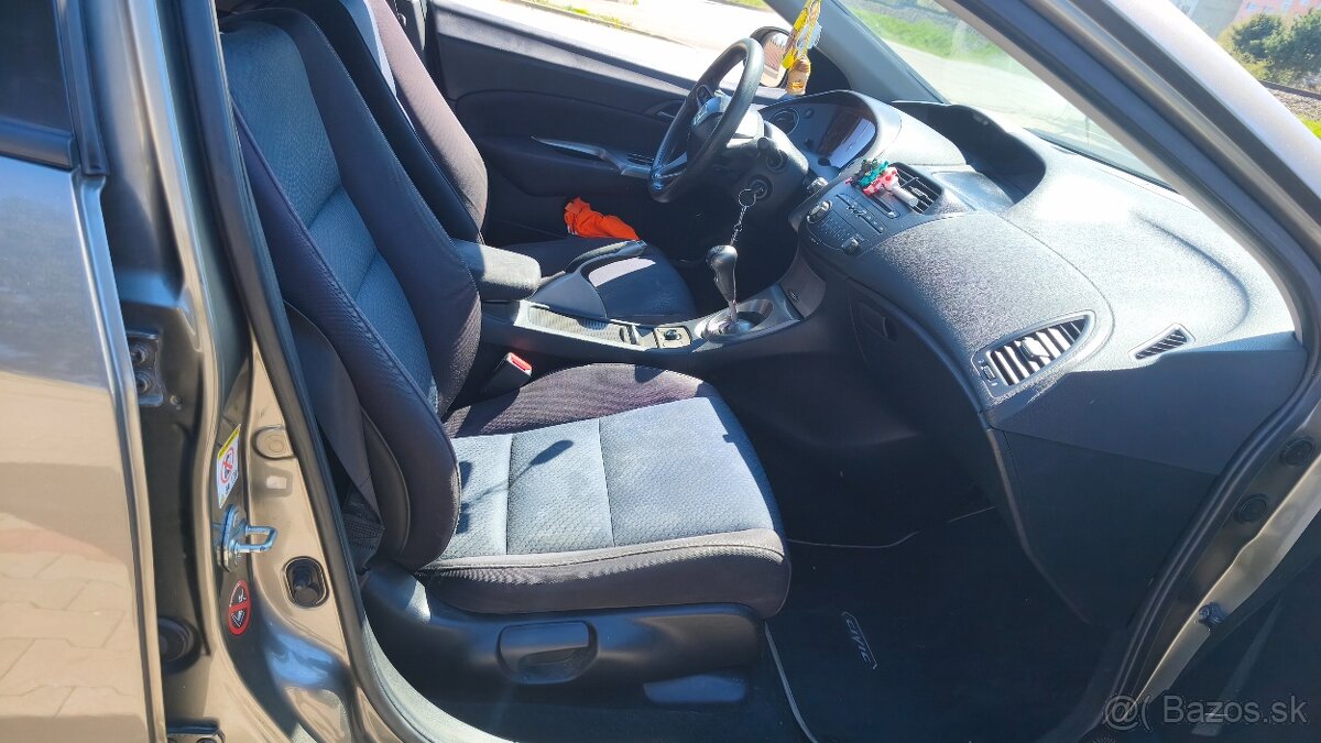 Honda Civic 8g 1.4 73kw - 17