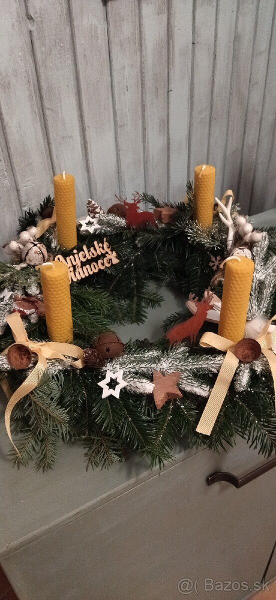 Adventný veniec zo zivej čačiny ,voňavý so sviečkami - 17