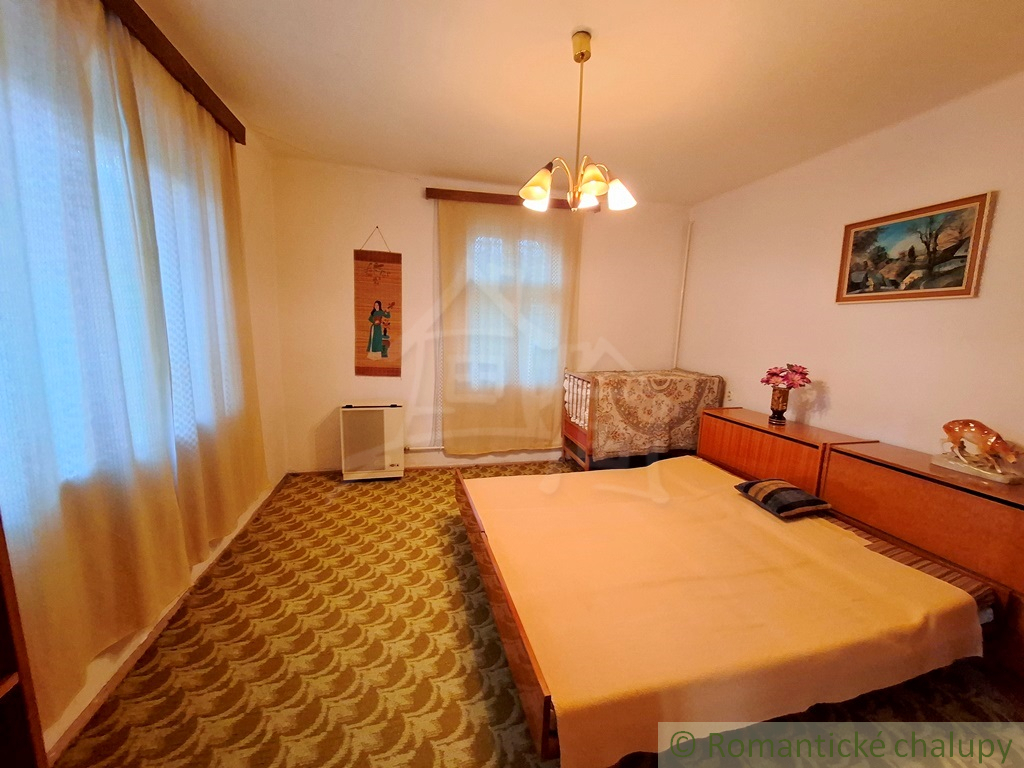 Priestranný štvorizbový rodinný dom na hospodárenie v tich - 17