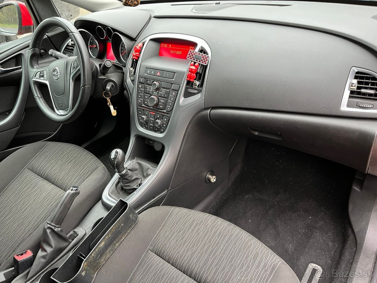 Opel Astra Notchback - 17