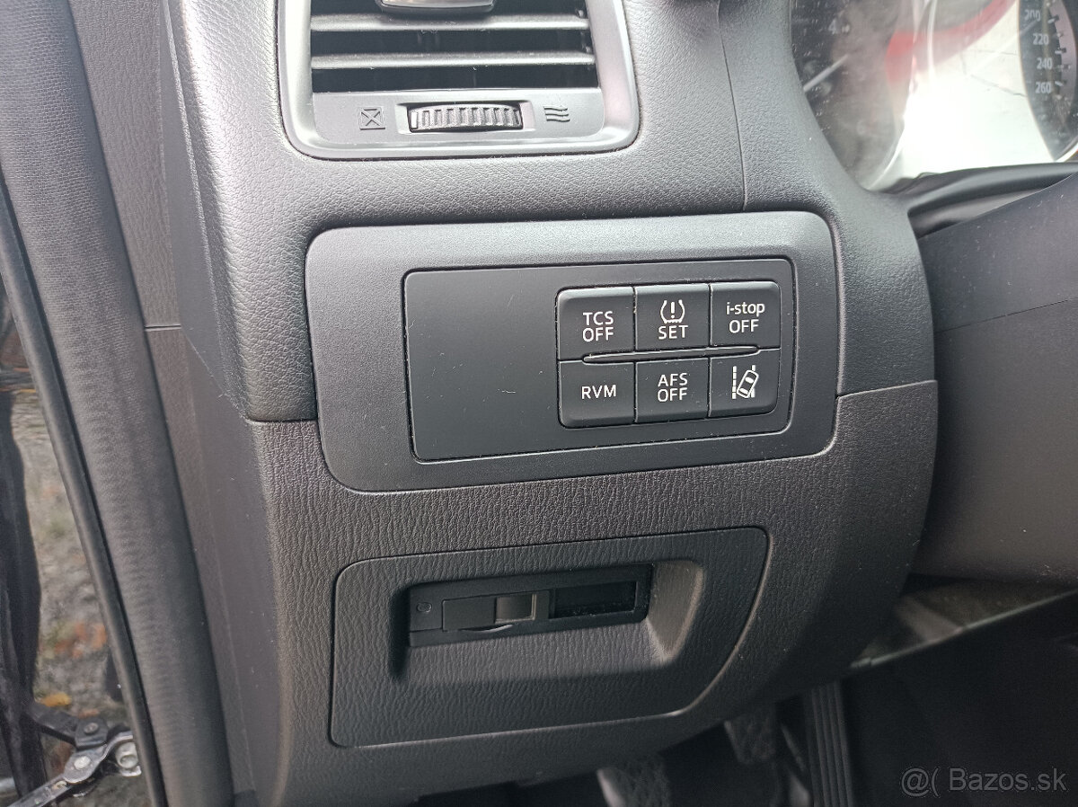 Mazda CX-5, 2.2 sky-D,110 kw,navi,xen.,4x4 - 17