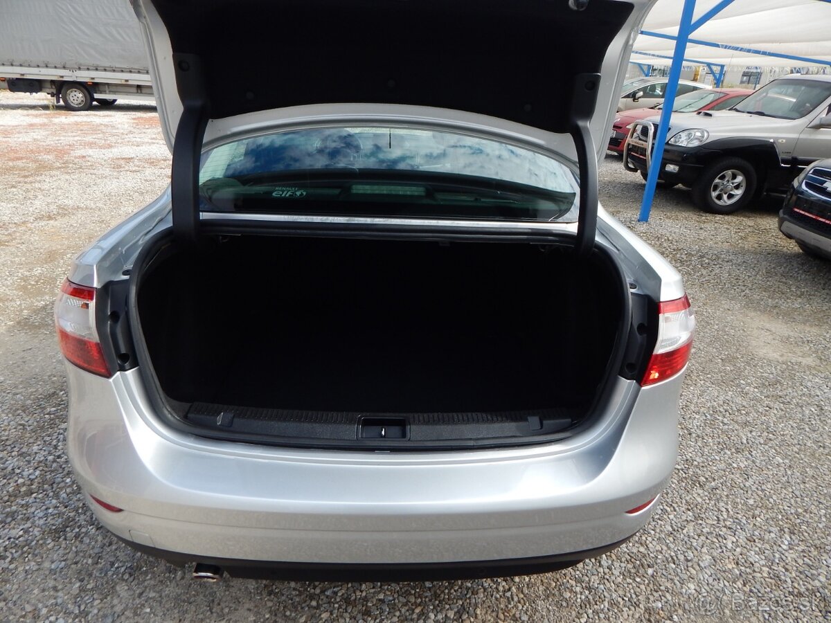 Renault Fluence 1.6 16V Confort - 17