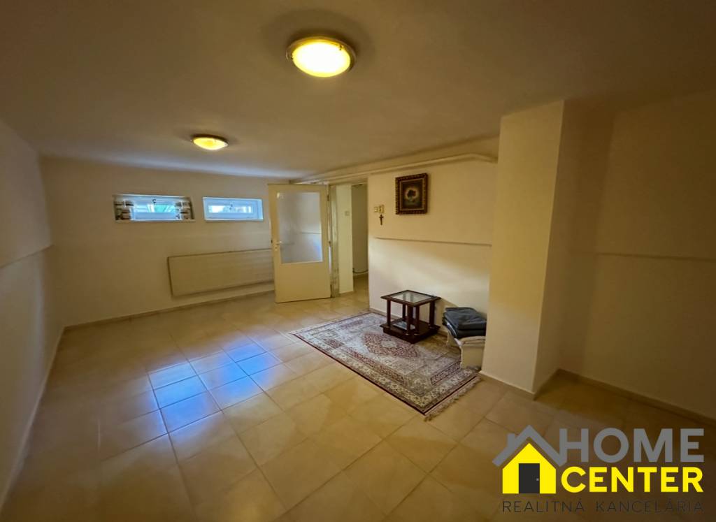 PREDAJ : ŠTÝLOVÝ RODINNÝ DOM S BAZÉNOM, KOMÁRNO - 17