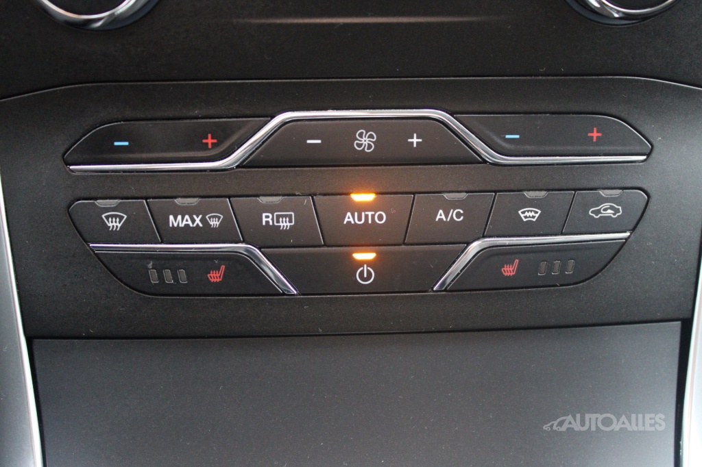 Ford S-MAX 2,0 TDCi 110 kW TITANIUM - 17