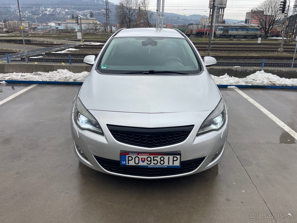Opel Astra J 1.7Cdti r.v.2011 - 17