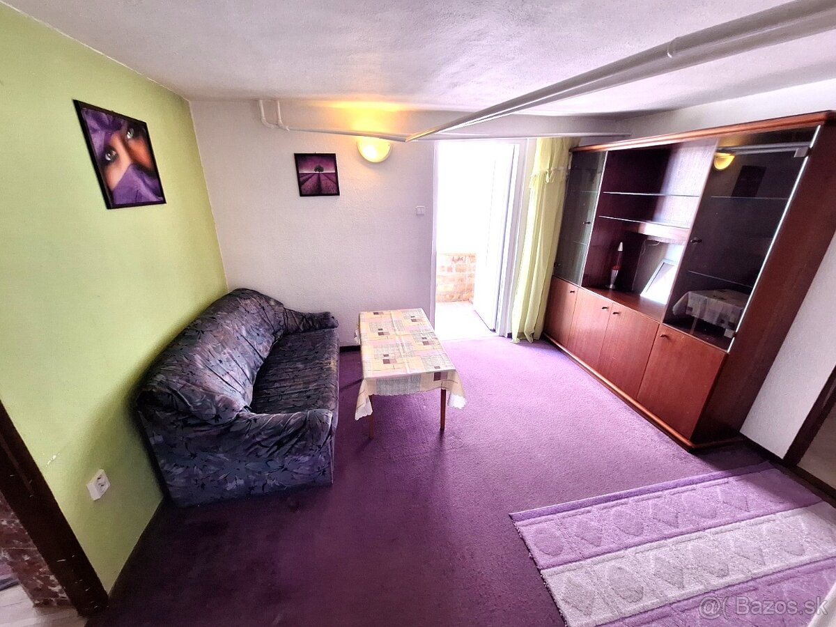 DOM s garážou - Čaňa - 2 bytové jednotky, 6 izb, poz. 500m2 - 17