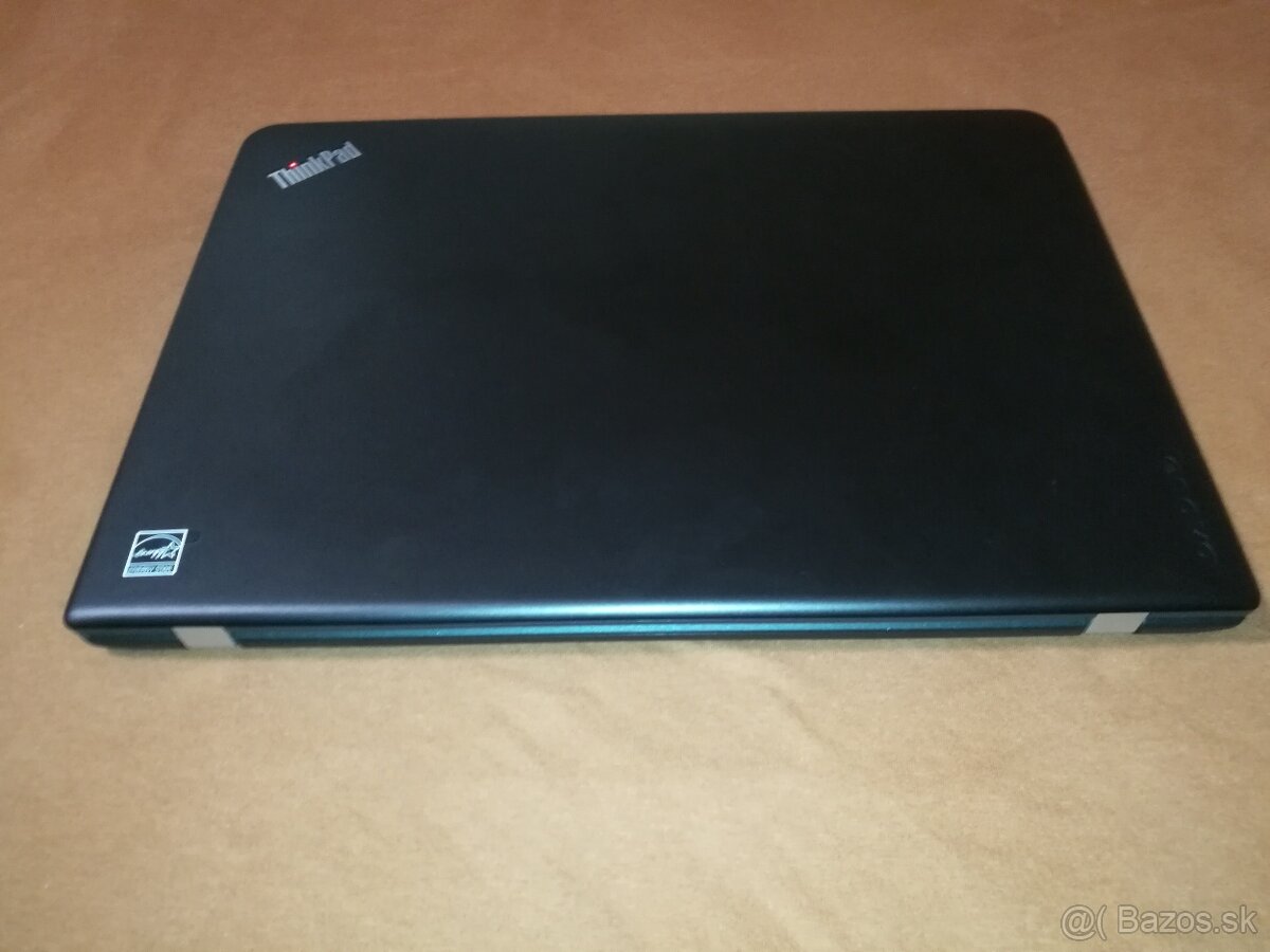 Lenovo. i7-5500U. RAM 8 GB. SSD 256 GB.14“ UVD. AMD 2 GB. - 17