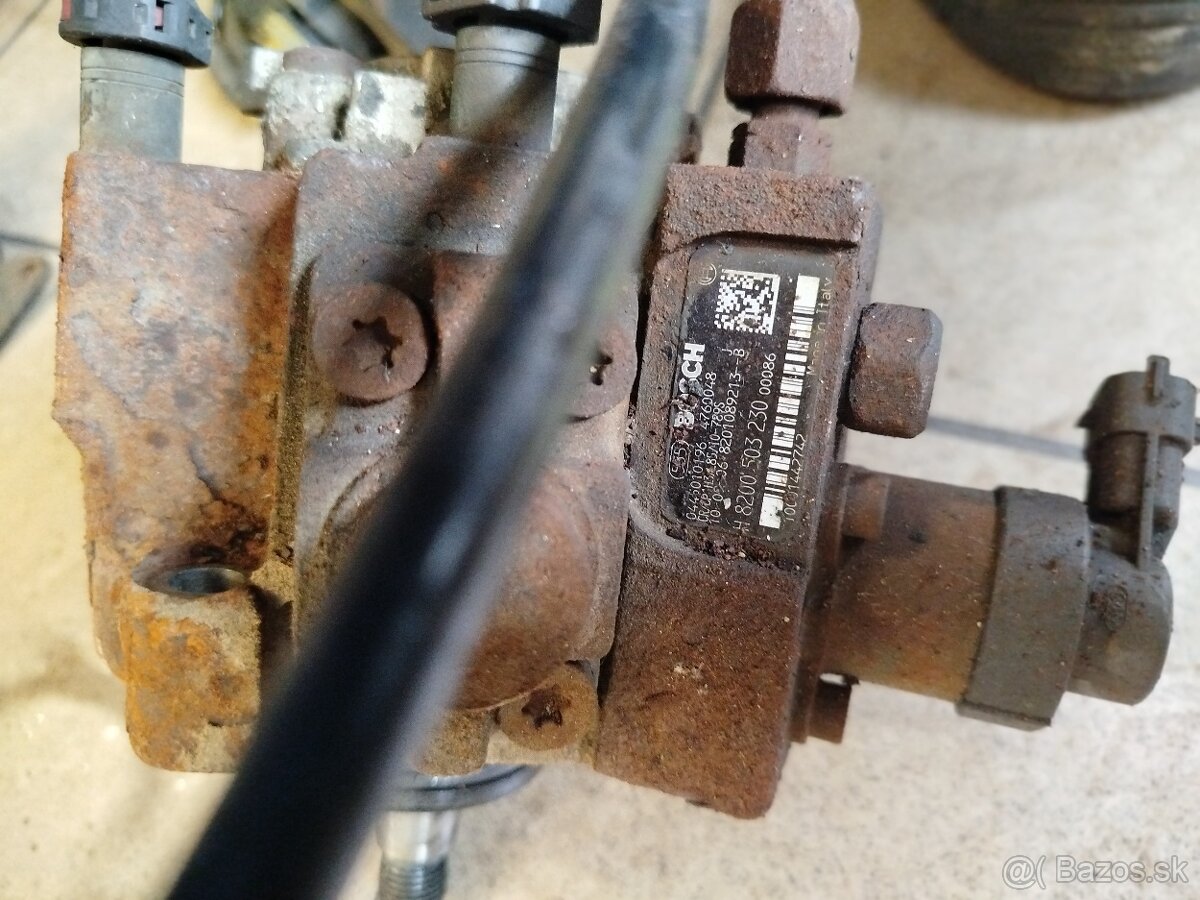 Hlava Motora Renault 2,5dti 107kw - 17