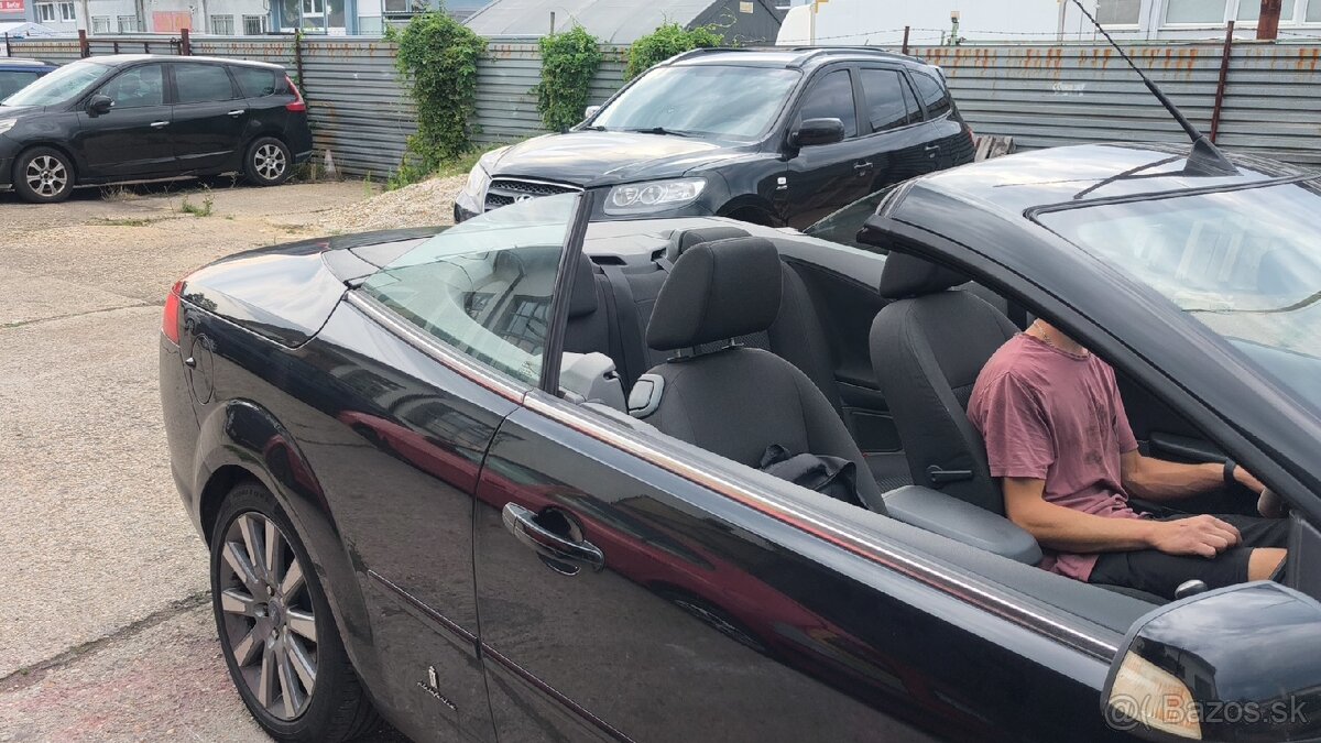 Rezervované.Ponúkam na predaj Ford Focus cc cabrio 2.0 - 17