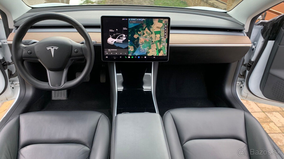 Tesla Model 3 SR+ 225kW 93tis km 09/2019 - 17