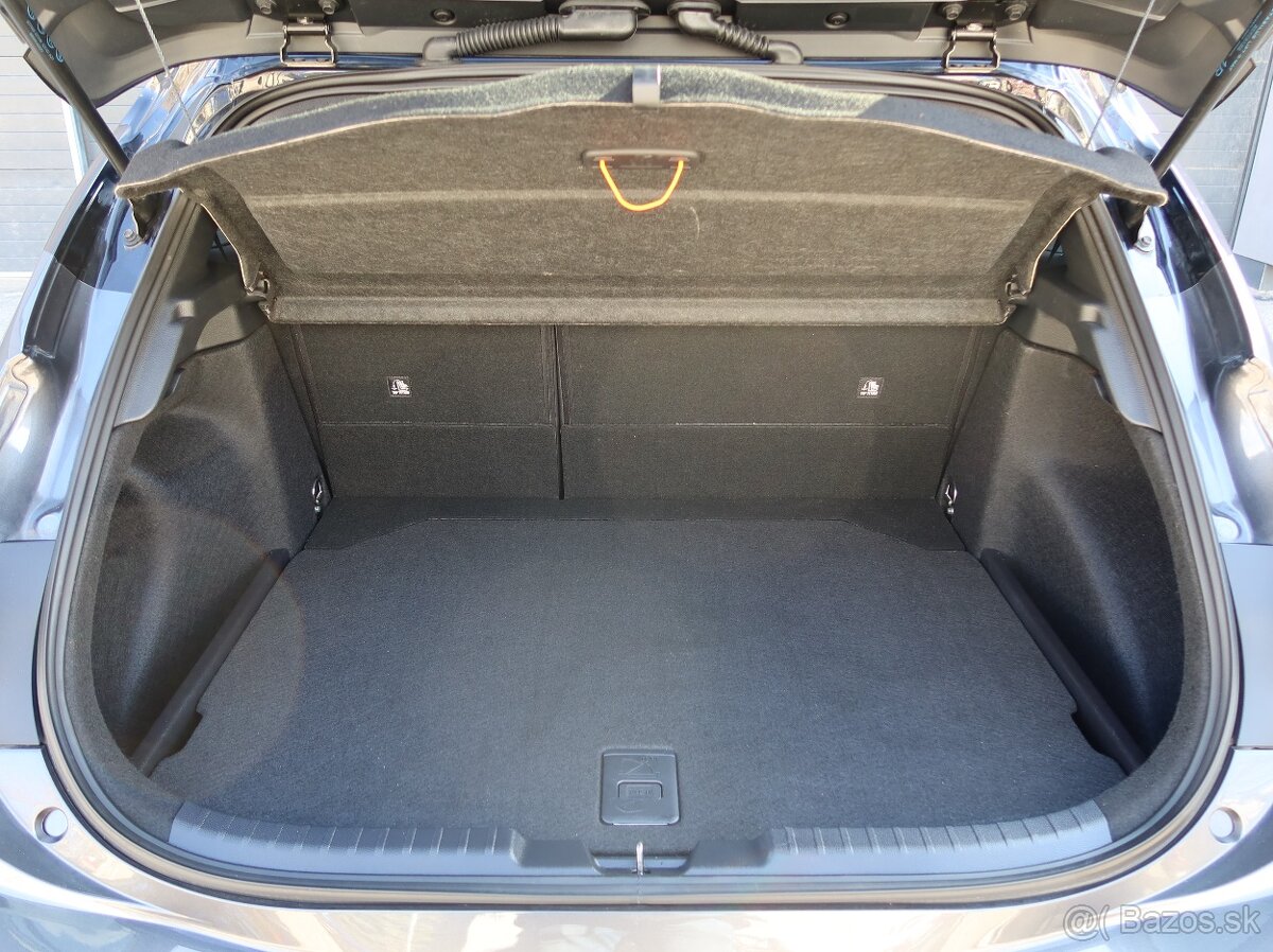 Corolla 2.0 GR SPORT, kúpená v SR, len 9900km,v záruke - 17