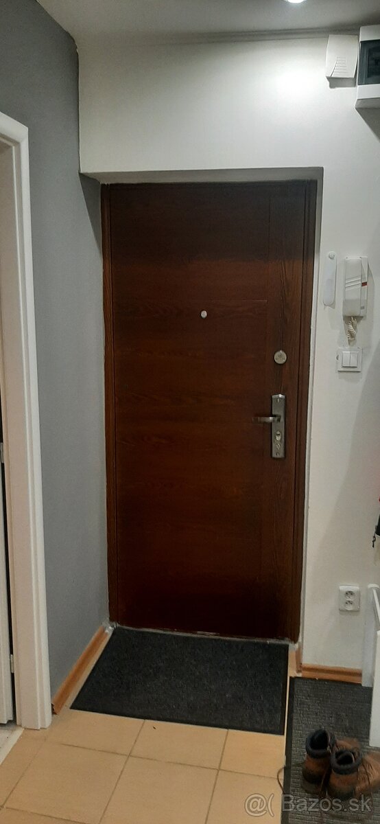 Prenájom 3 izbového bytu na Palárikovej ulici v blízkom cen - 17