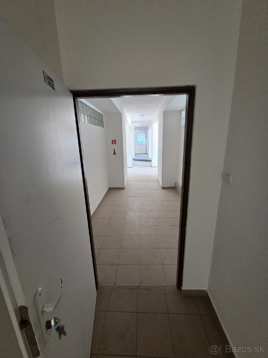 Obchodné priestory Hnúšťa - 17