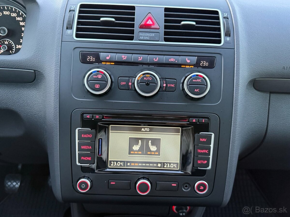 Volkswagen Touran 1,6 TDi HighLine - 17