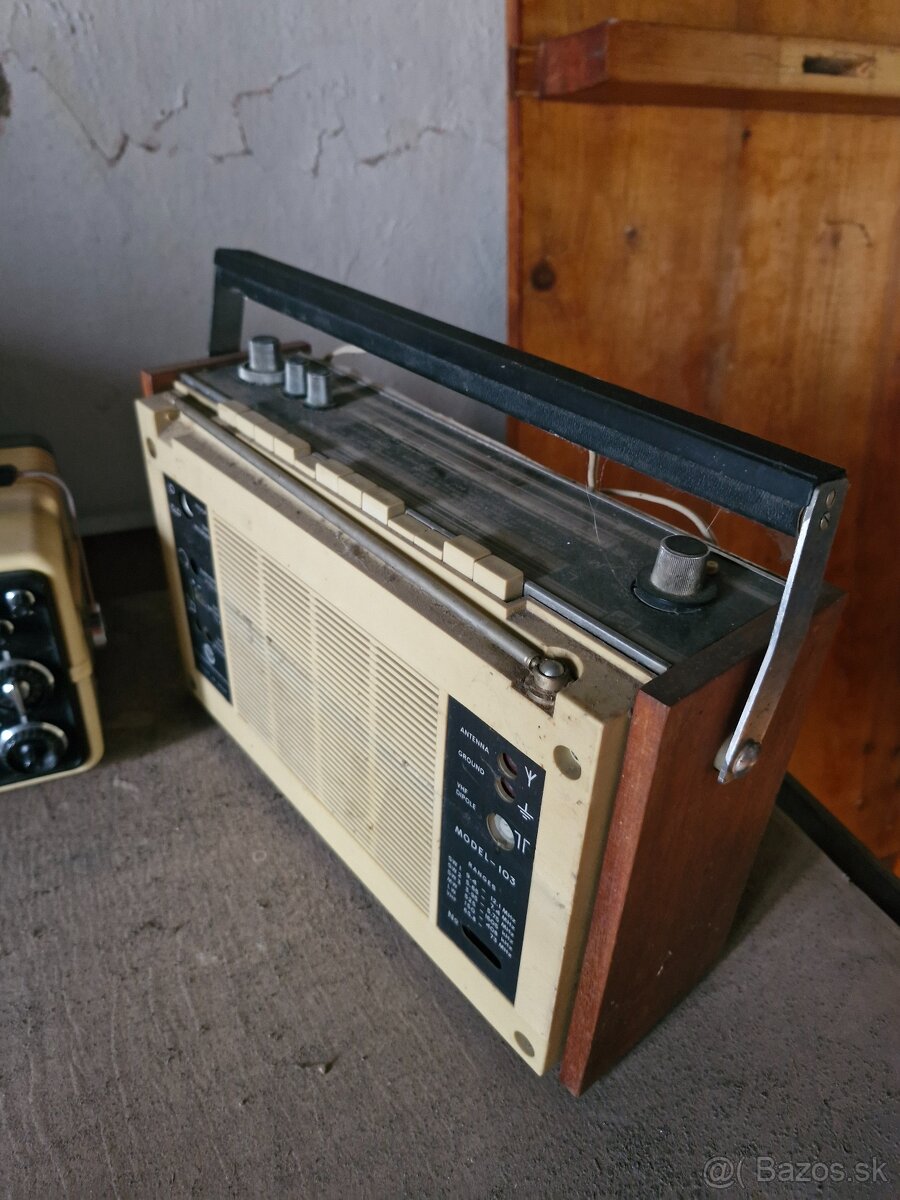 Starožitnosti. Starožitné skrine, stoly, obrazy, stoličky - 17