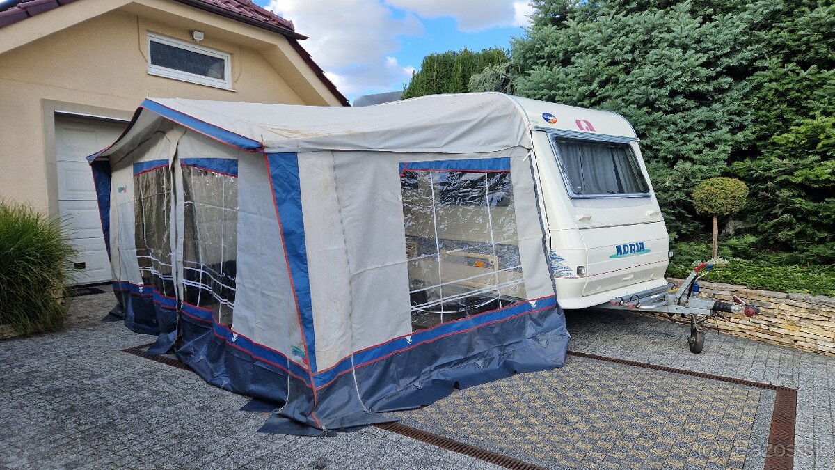 karavan Adria 390 4miest 795/1100kg, .,poschodová posteľ - 17