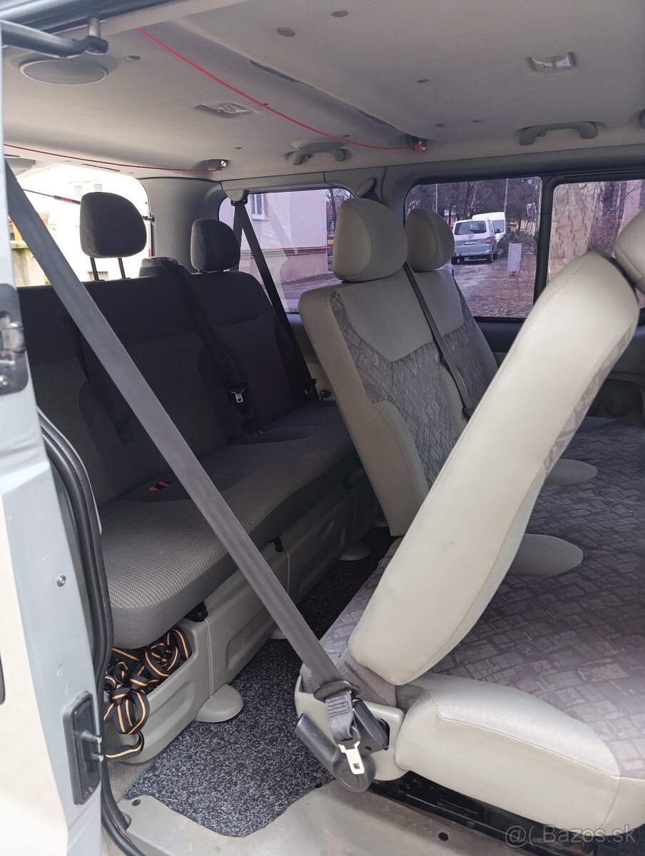 Opel vivaro 2.5 CDTI - 17