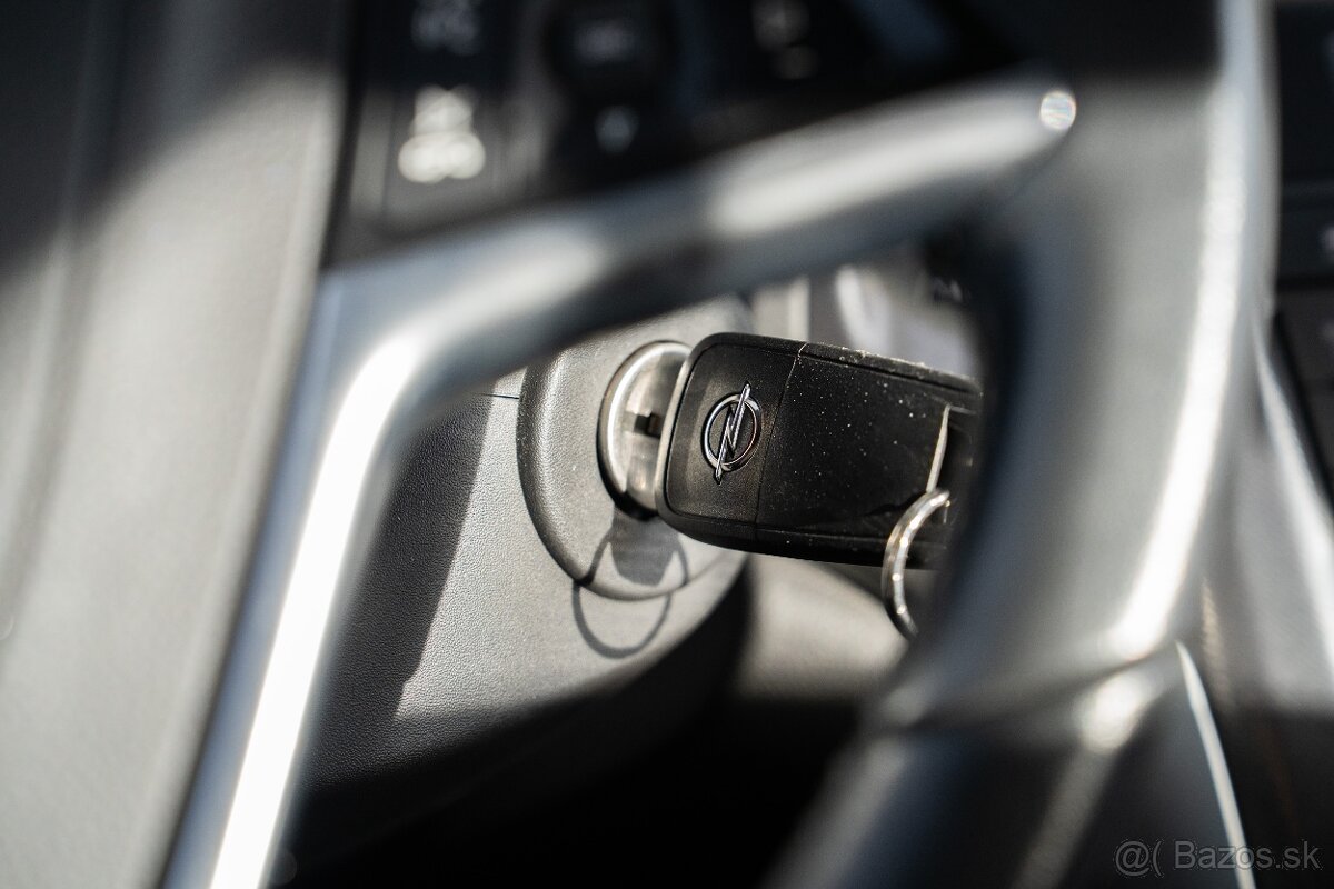 Opel Astra 1.4T 103kw M6, SR - 1.majitel - 17