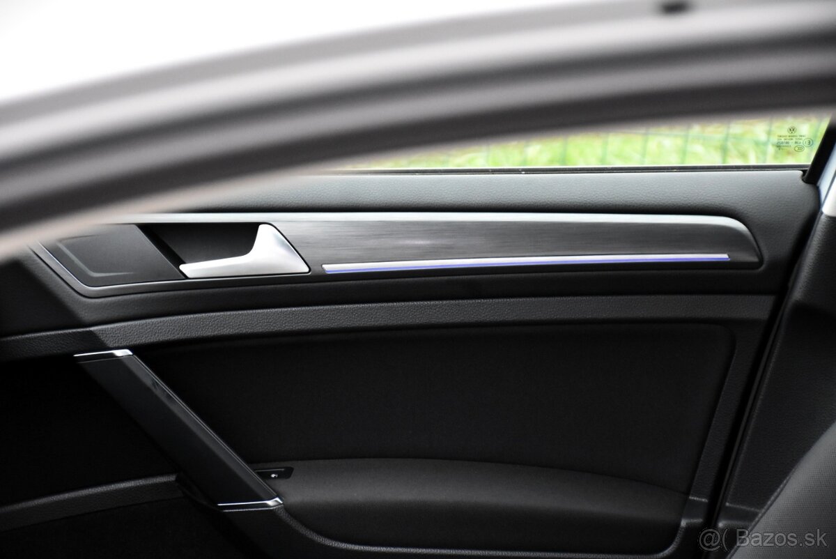 Volkswagen e-Golf 35,8_kWh SOH_90,1_% KAMERA_VIRTUAL_VYHREVY - 17